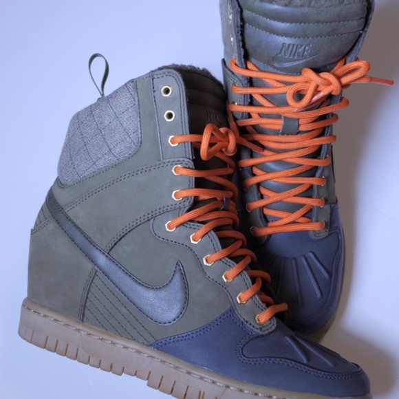 Size 7 - Nike Dunk Sky SneakerBoot 2.0 Dark Loden Raspberry - Picture 6 of 14